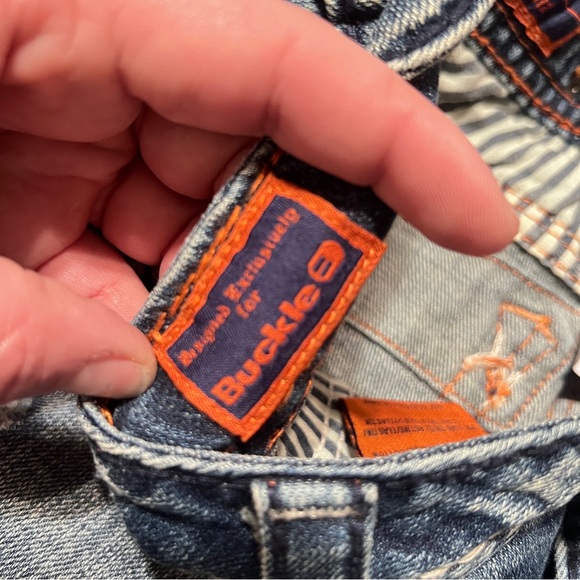 Women’s rock revival jeans - Picture 3 of 5